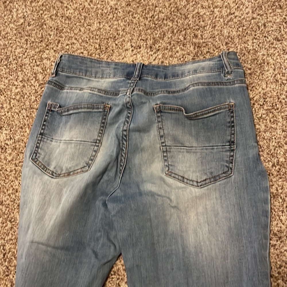 Light Wash Ripped Jeans - Picture 4 of 4
